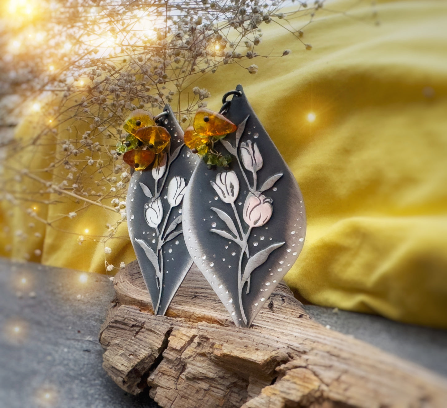 The Spring Tulips Earrings - Amber & Peridot