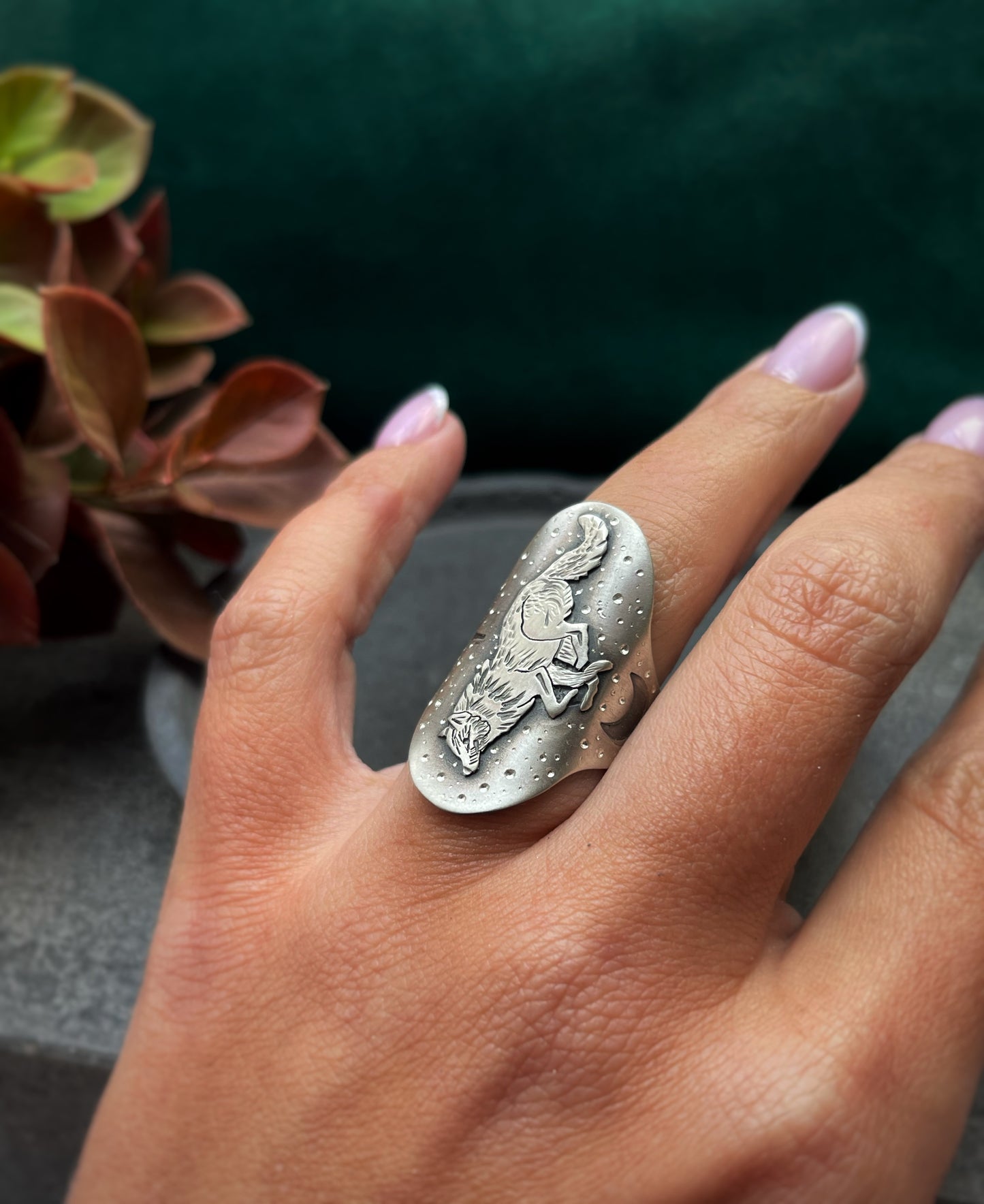 The Night Runner- Wolf Ring