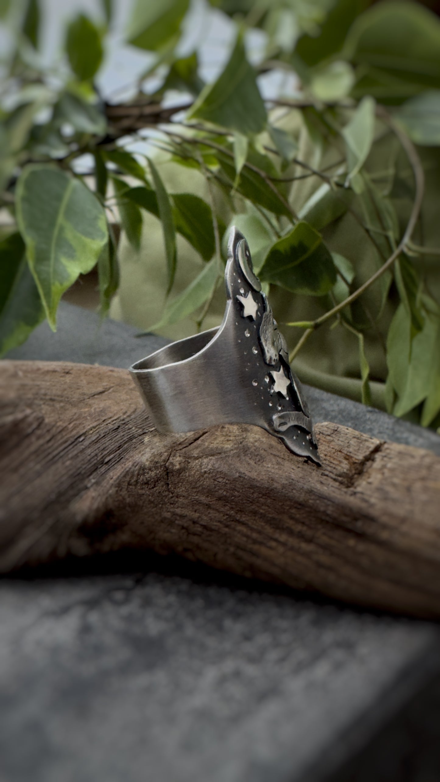 The Sleeping Bunny Saddle Ring