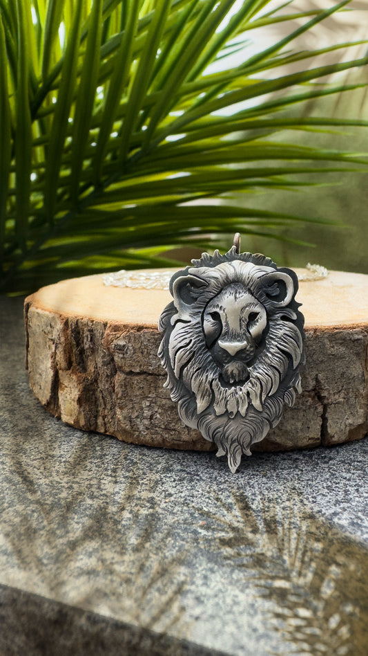 The Lion Necklace