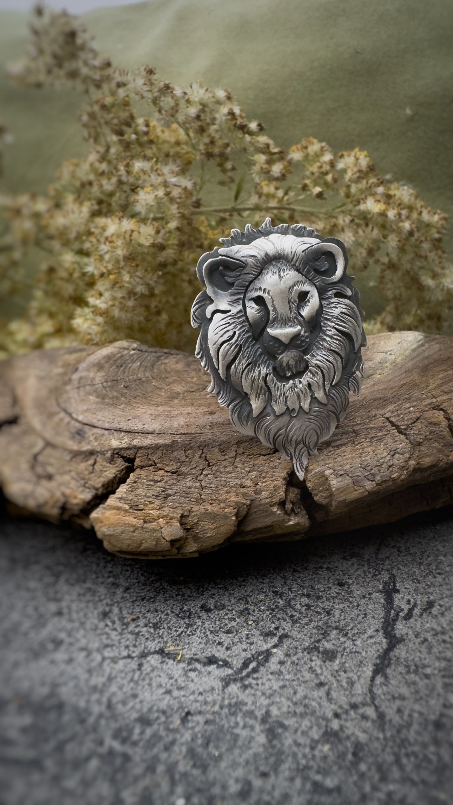 The Lion Ring