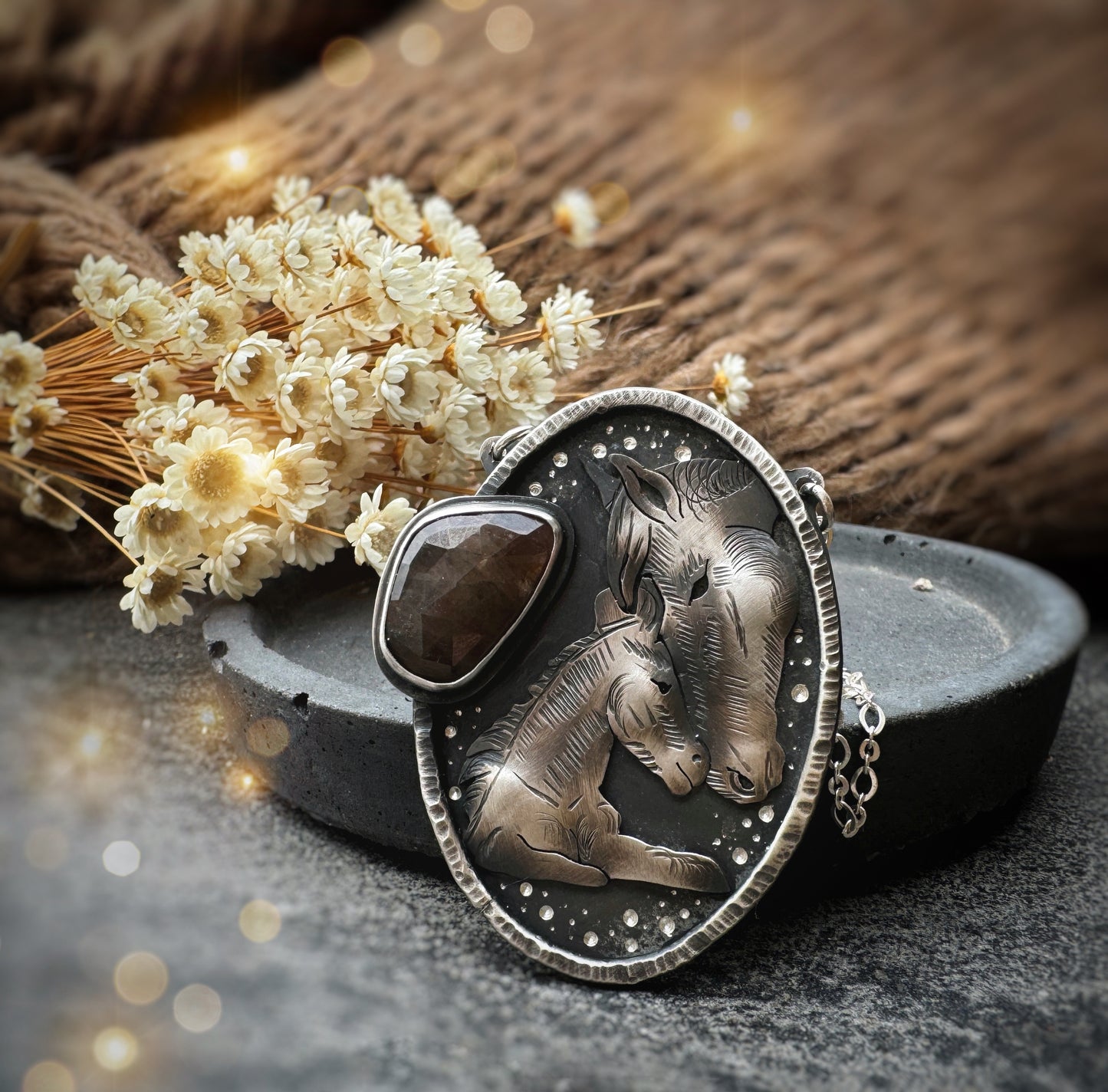 The Horse Love Necklace - Sapphire