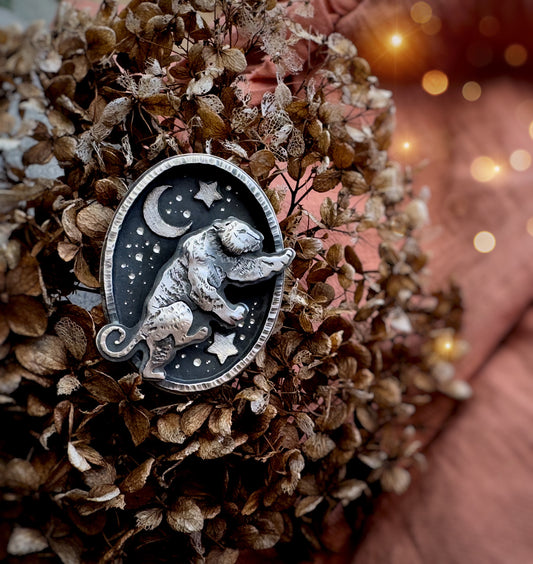 The Tiger Shadowbox Ring