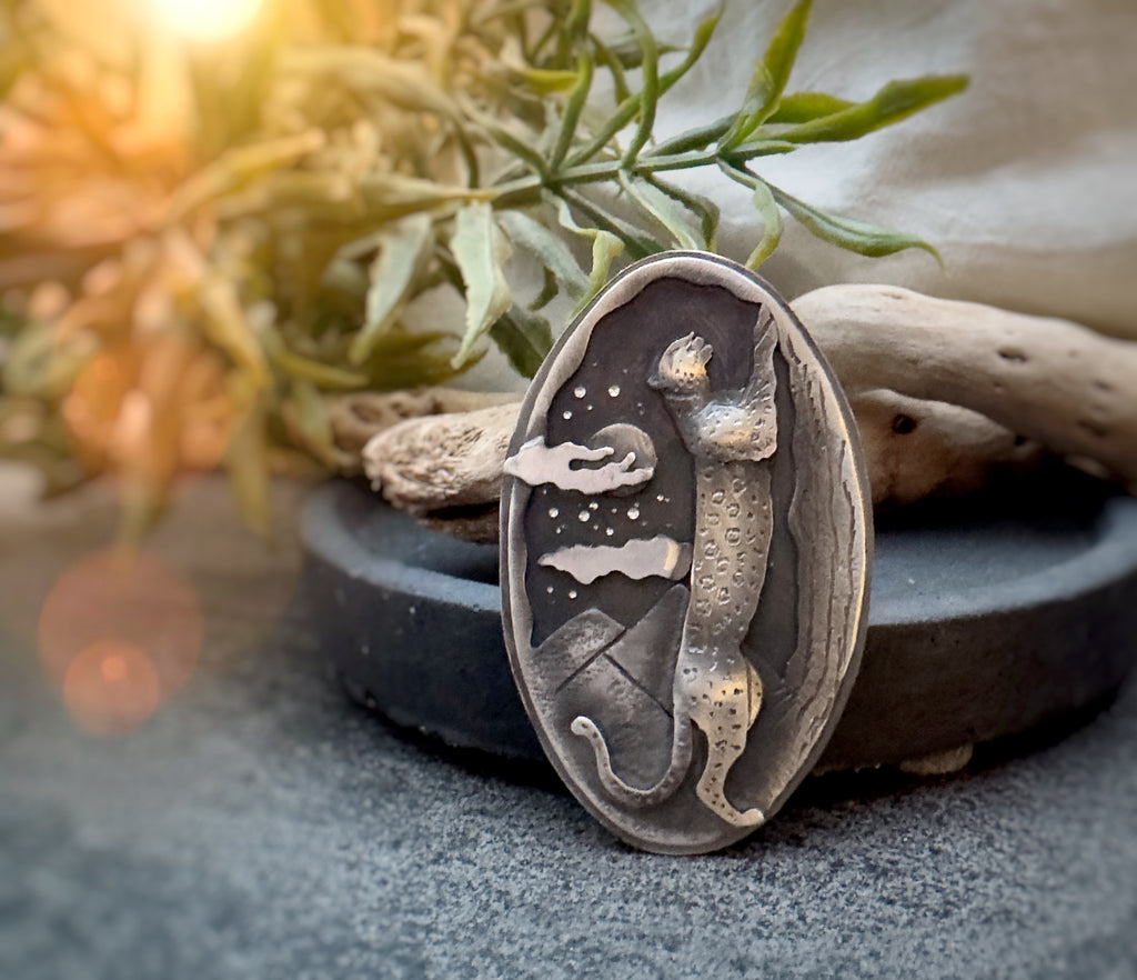 The Cheetah & Full Moon Ring