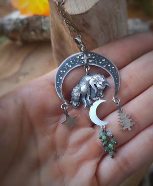 The Spring Forest Necklace - Fox & Chrysoprase Necklace