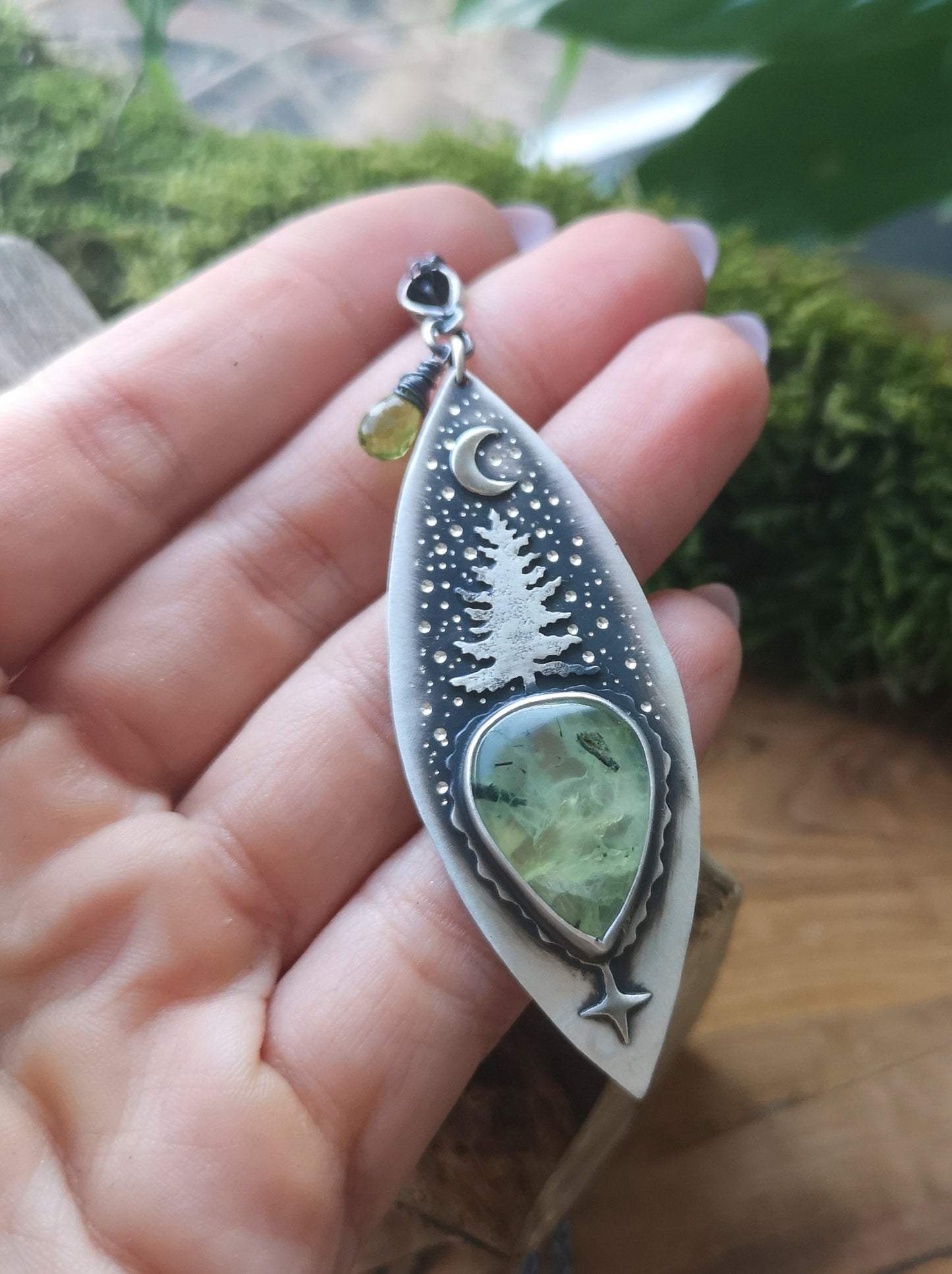 The Bursting Spring Necklace III