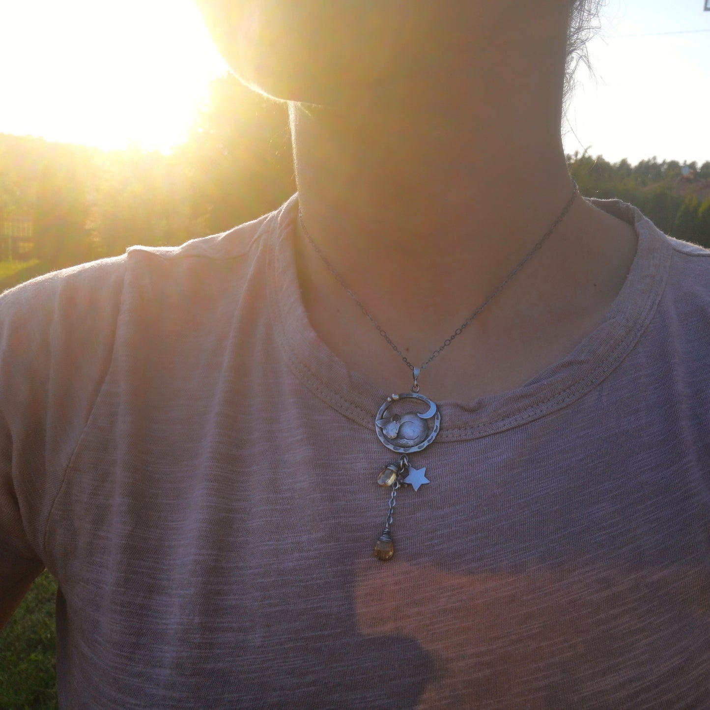 The Sleeping Cat Necklace - Citrine & Amethyst