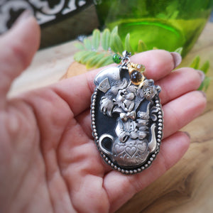 Mad Hatter - Alice in Wonderland Necklace