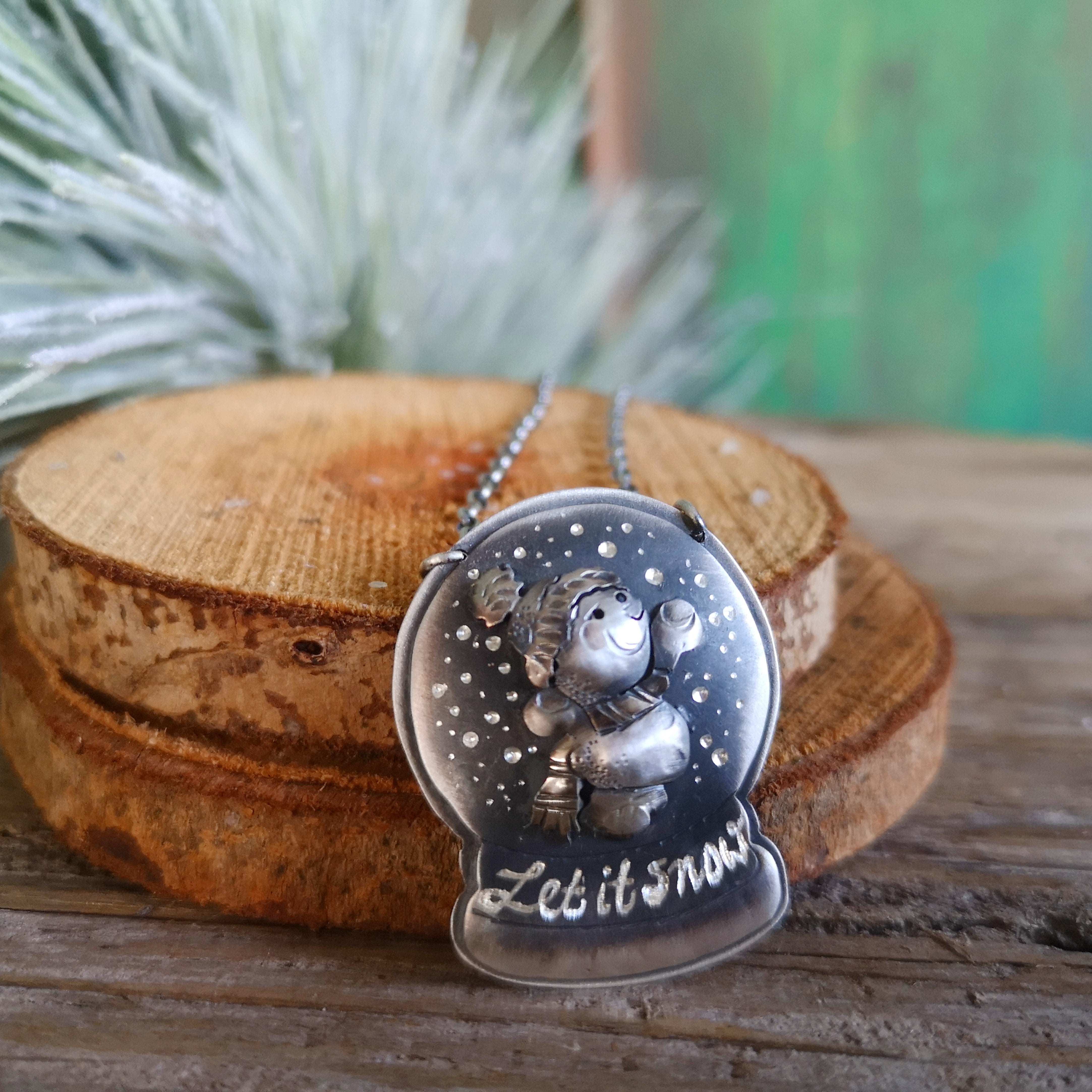 The Snowglobe Necklace
