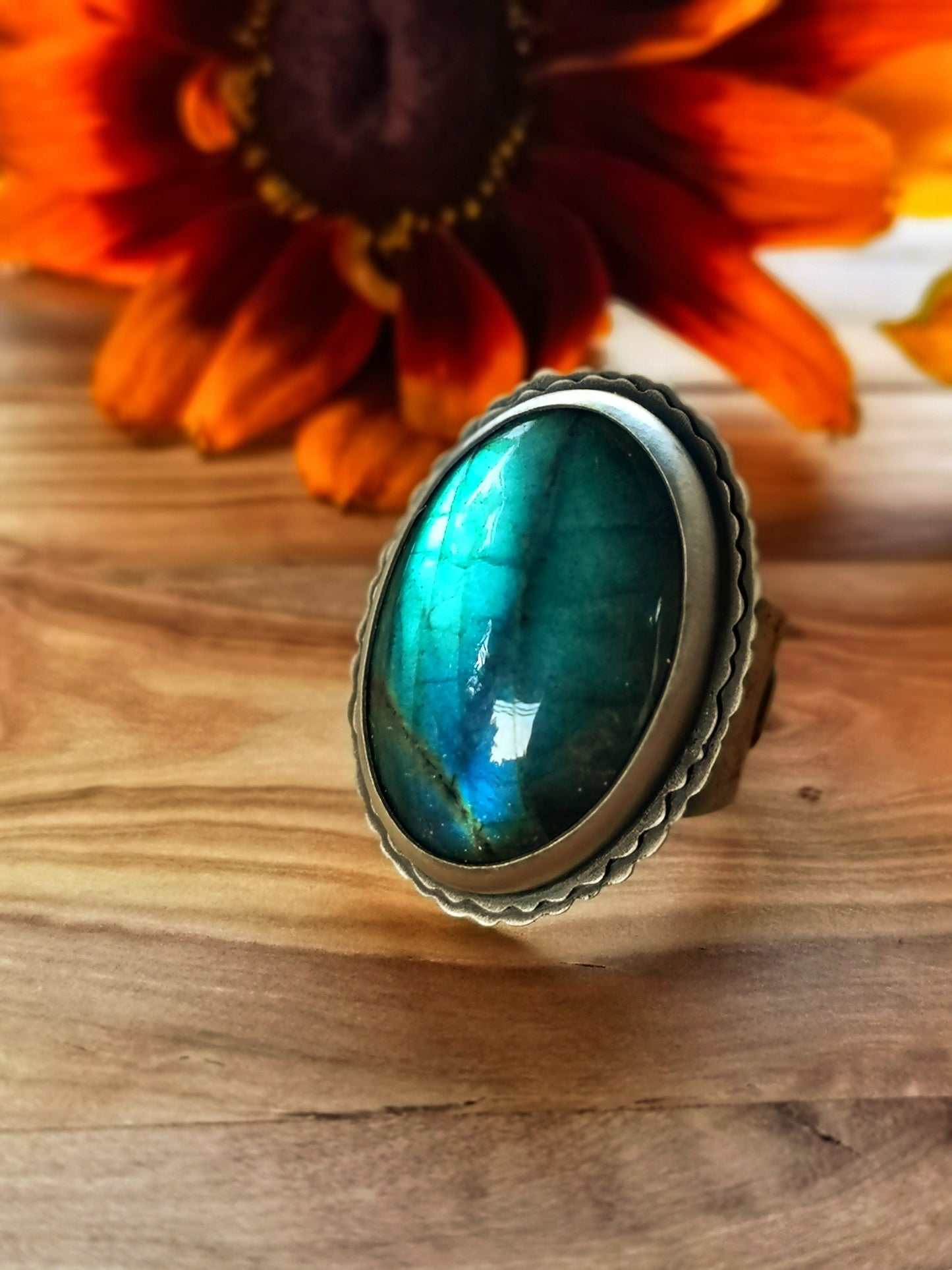 The Moon Ring US 9