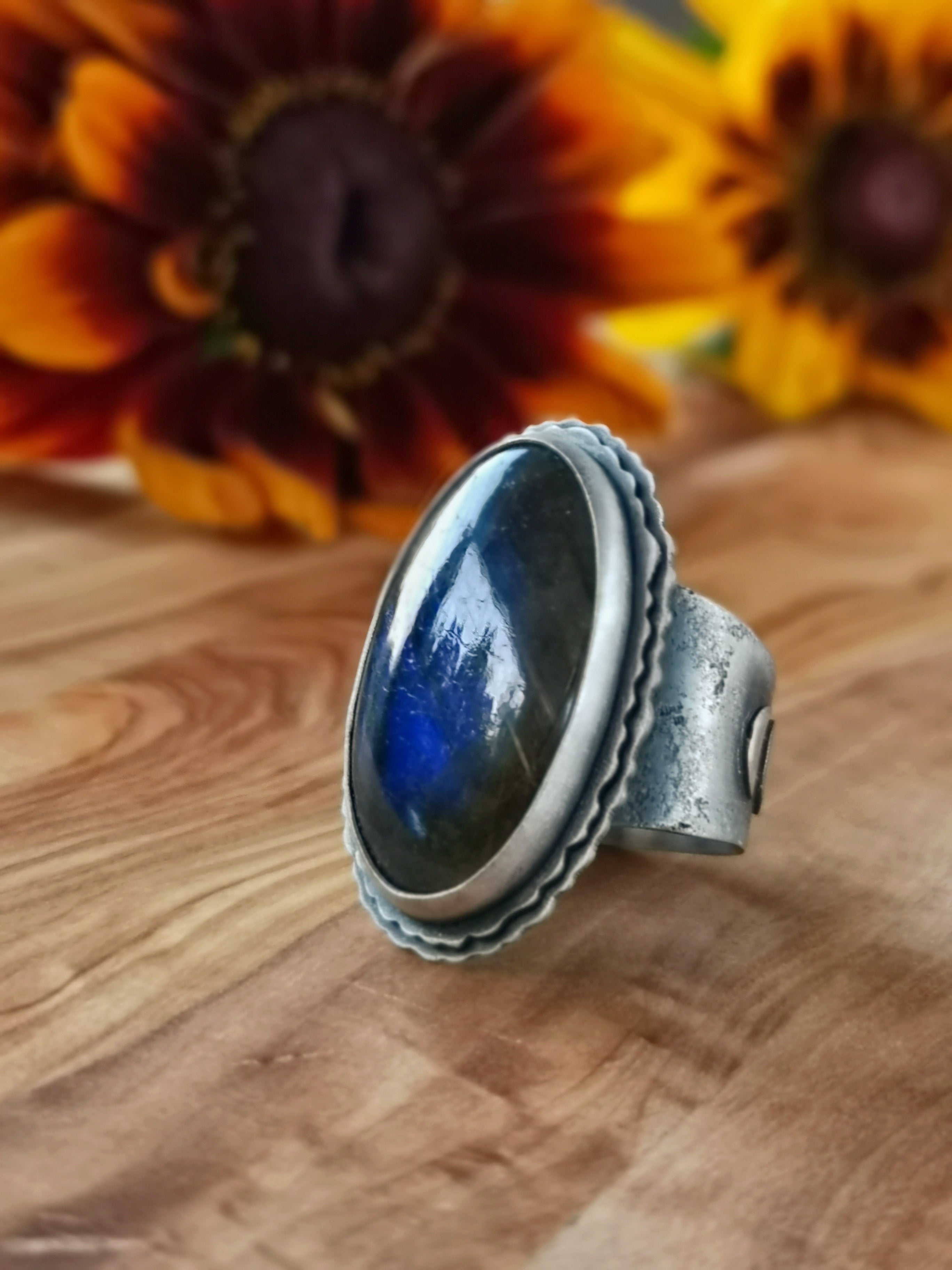 The Moon Ring US 7