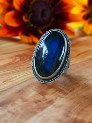 The Moon Ring US 7