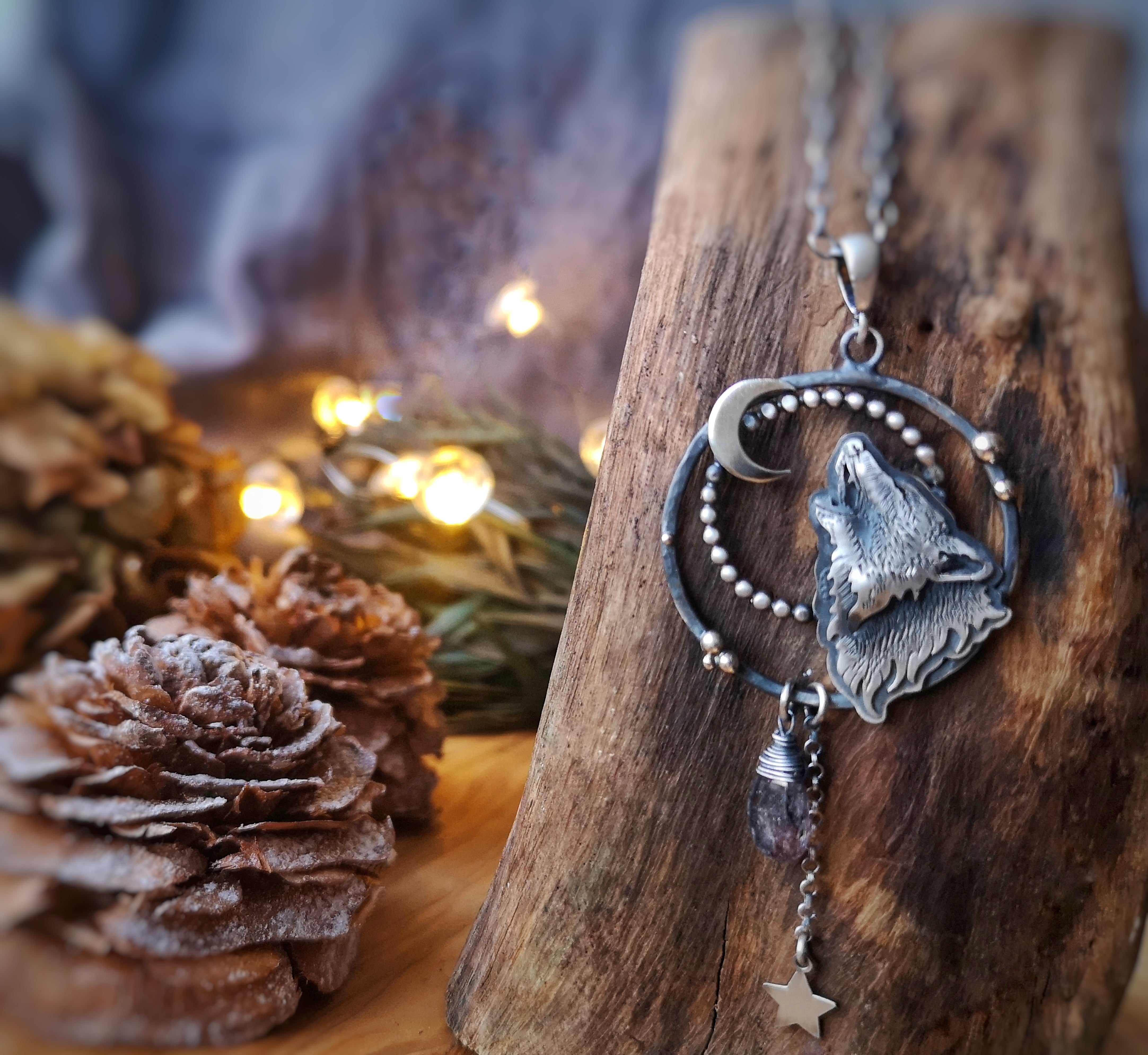 The Wolf Necklace - Moss Amethyst