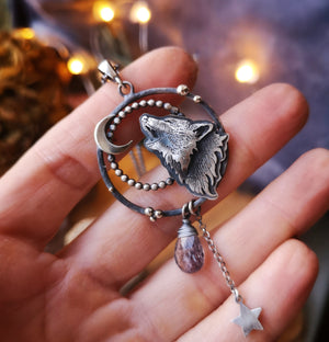The Wolf Necklace - Moss Amethyst
