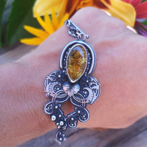 Amber Medicine Floral Necklace - Golden Amber