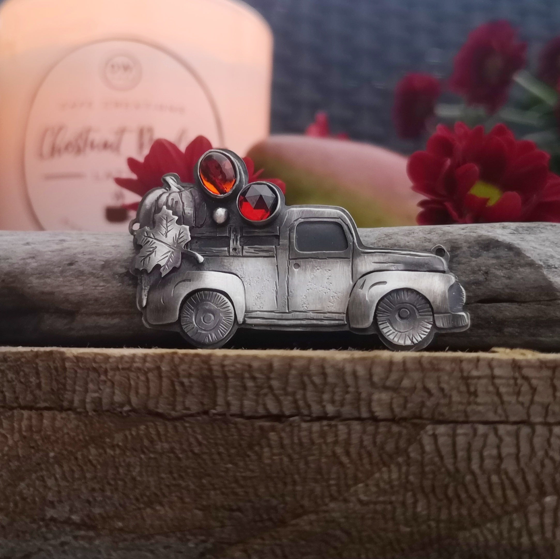 The Harvest Truck Necklace - Garnet & Amber