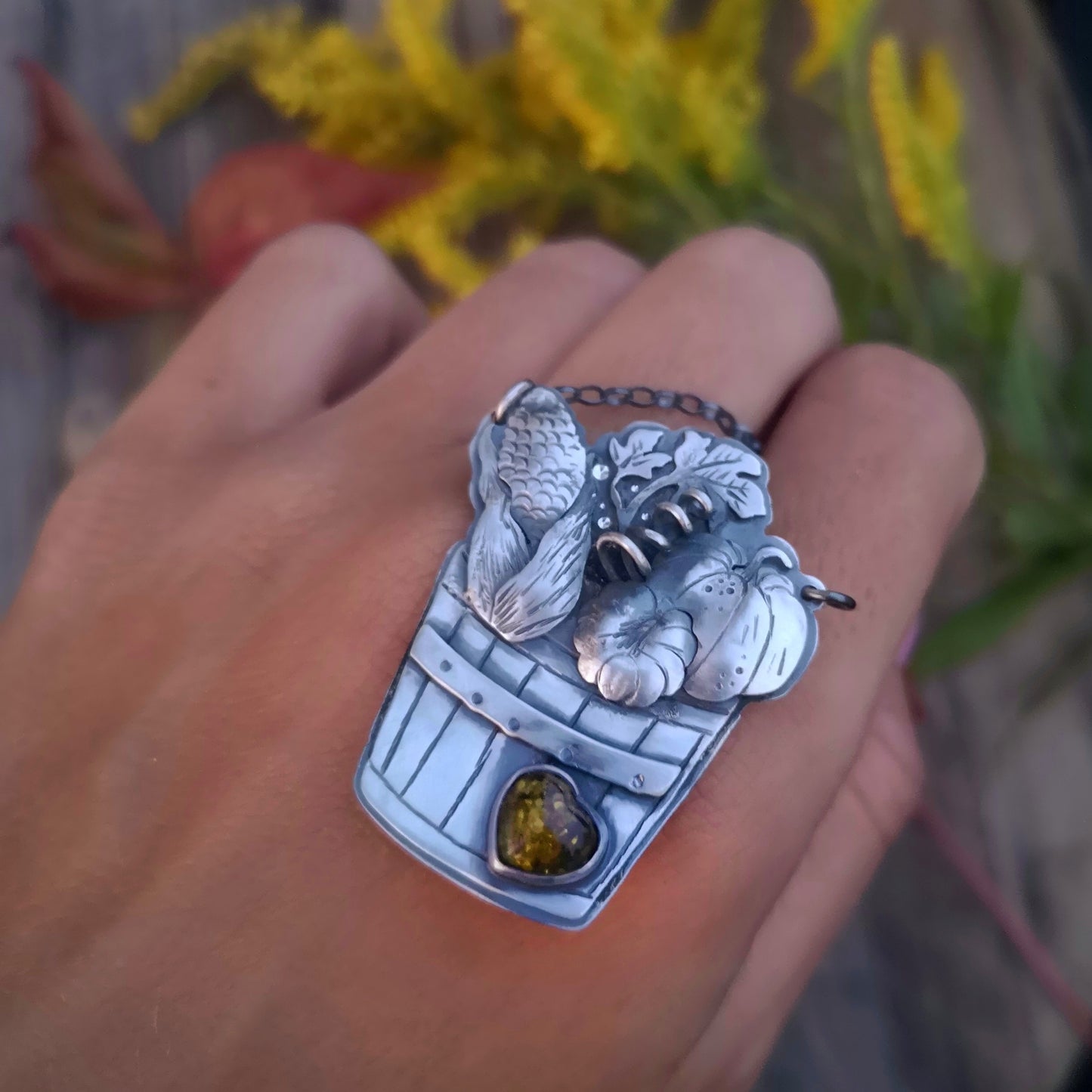 The Autumn Foliage Barrel Necklace