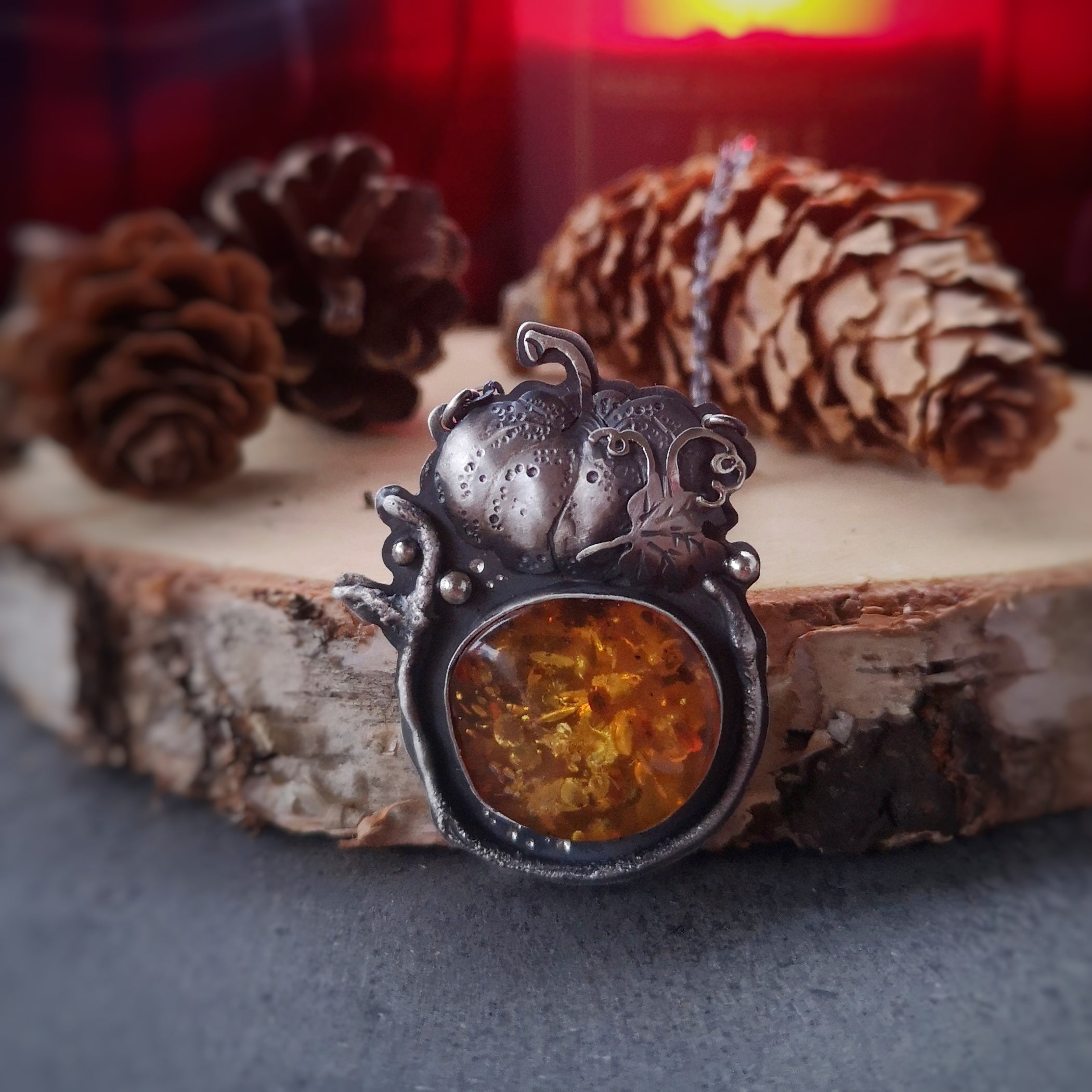 The Harvest Necklace - Golden Baltic Amber