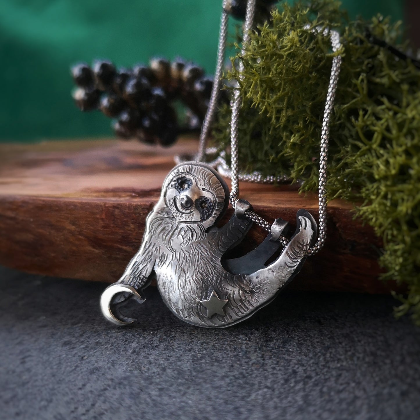 The Sloth Necklace - Just Relax