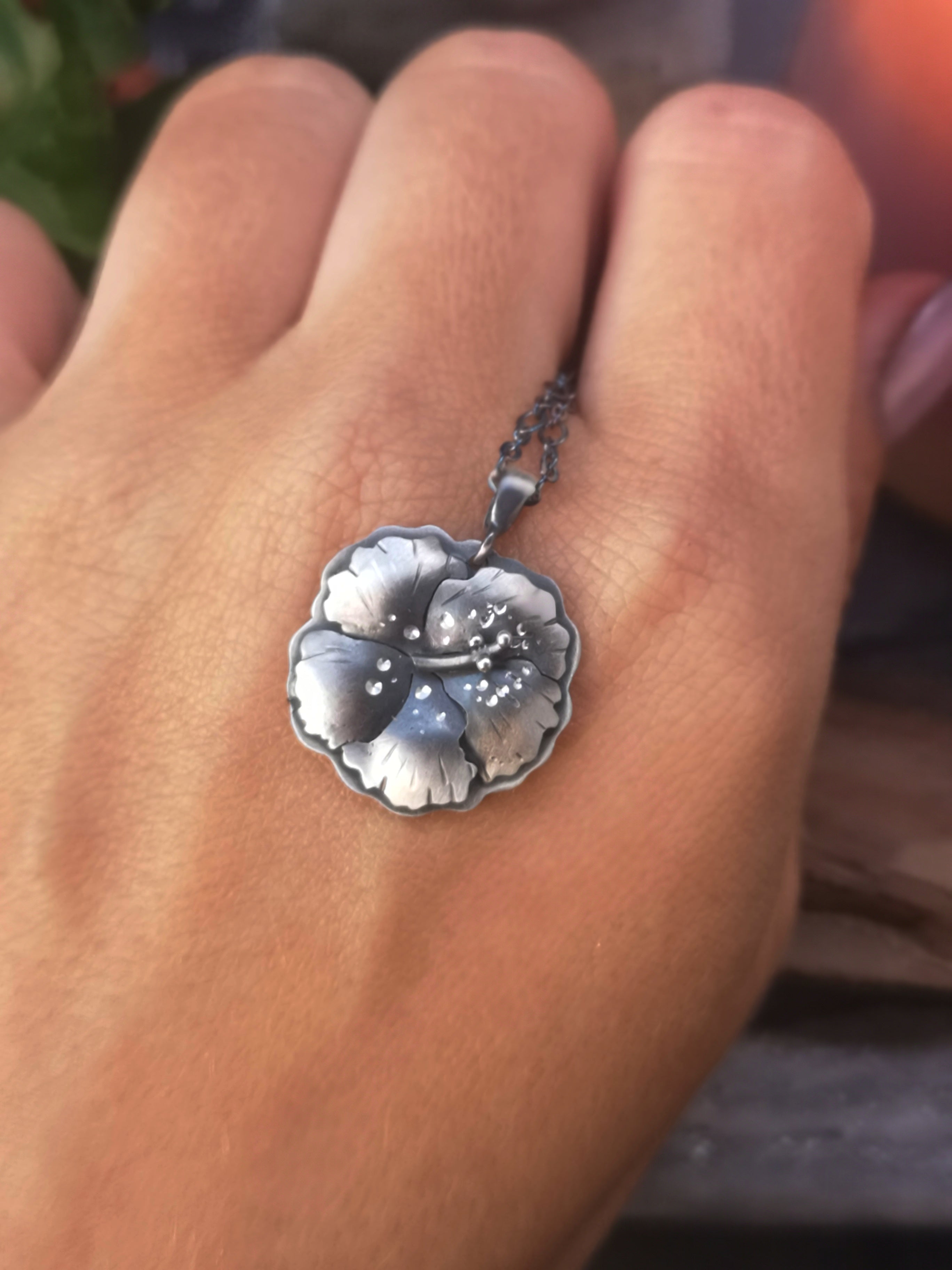 The Hibiscus Necklace