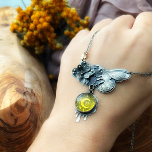 The Night Bee Necklace with Baltic Amber
