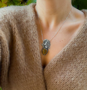 The Autumn Hare Necklace - Medium