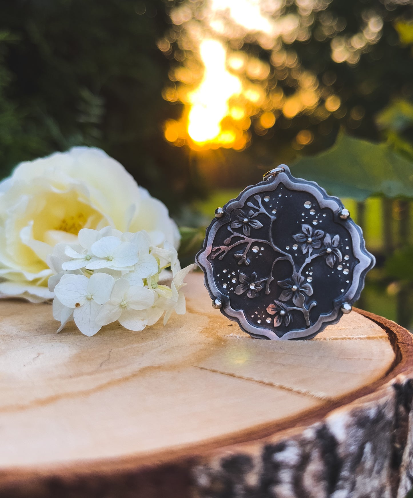 The Jasmine Necklace