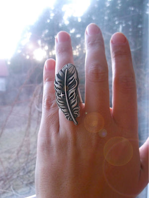 The Feather Ring 7.5 US