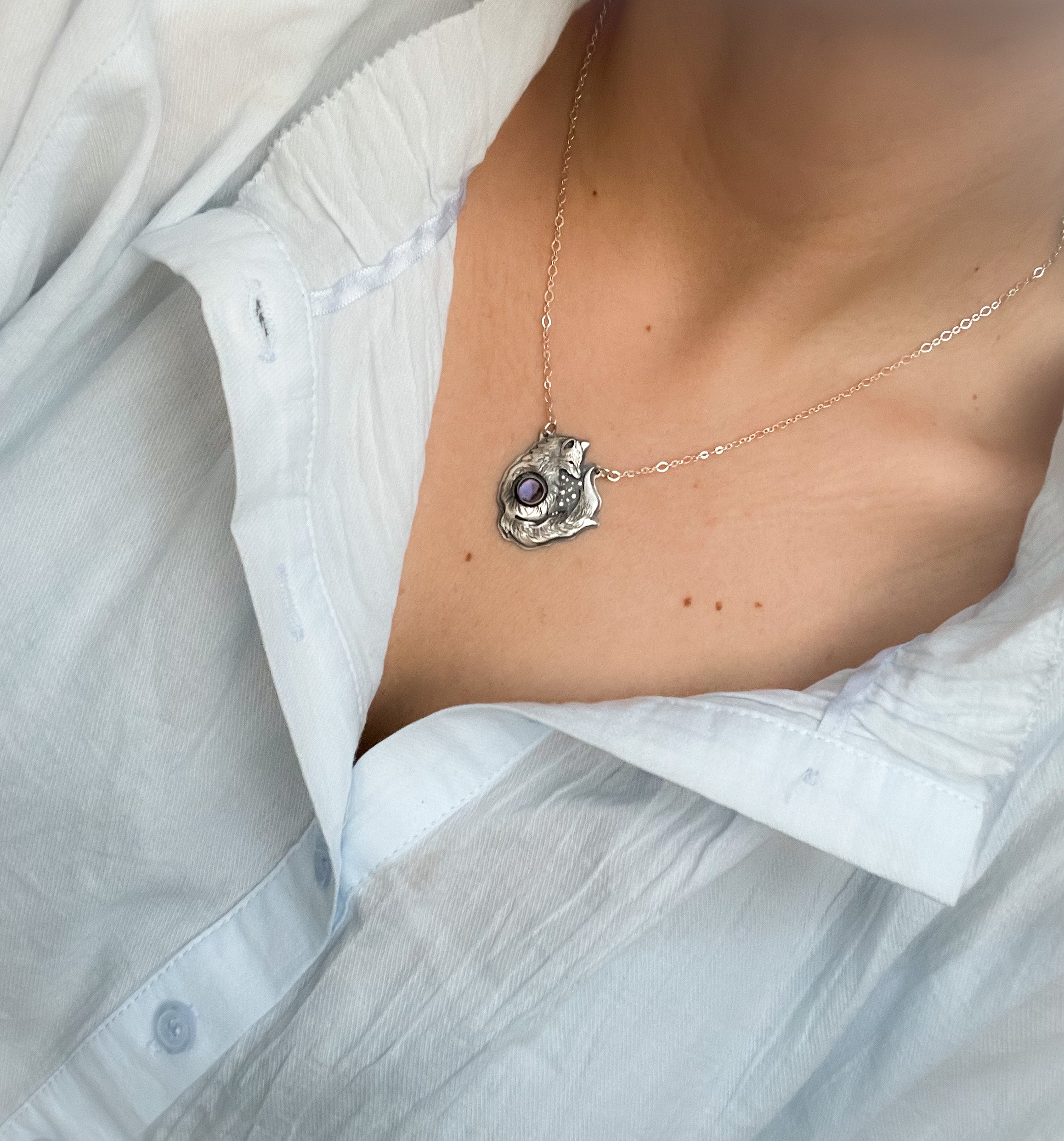 The Fox & Amethyst Necklaceo