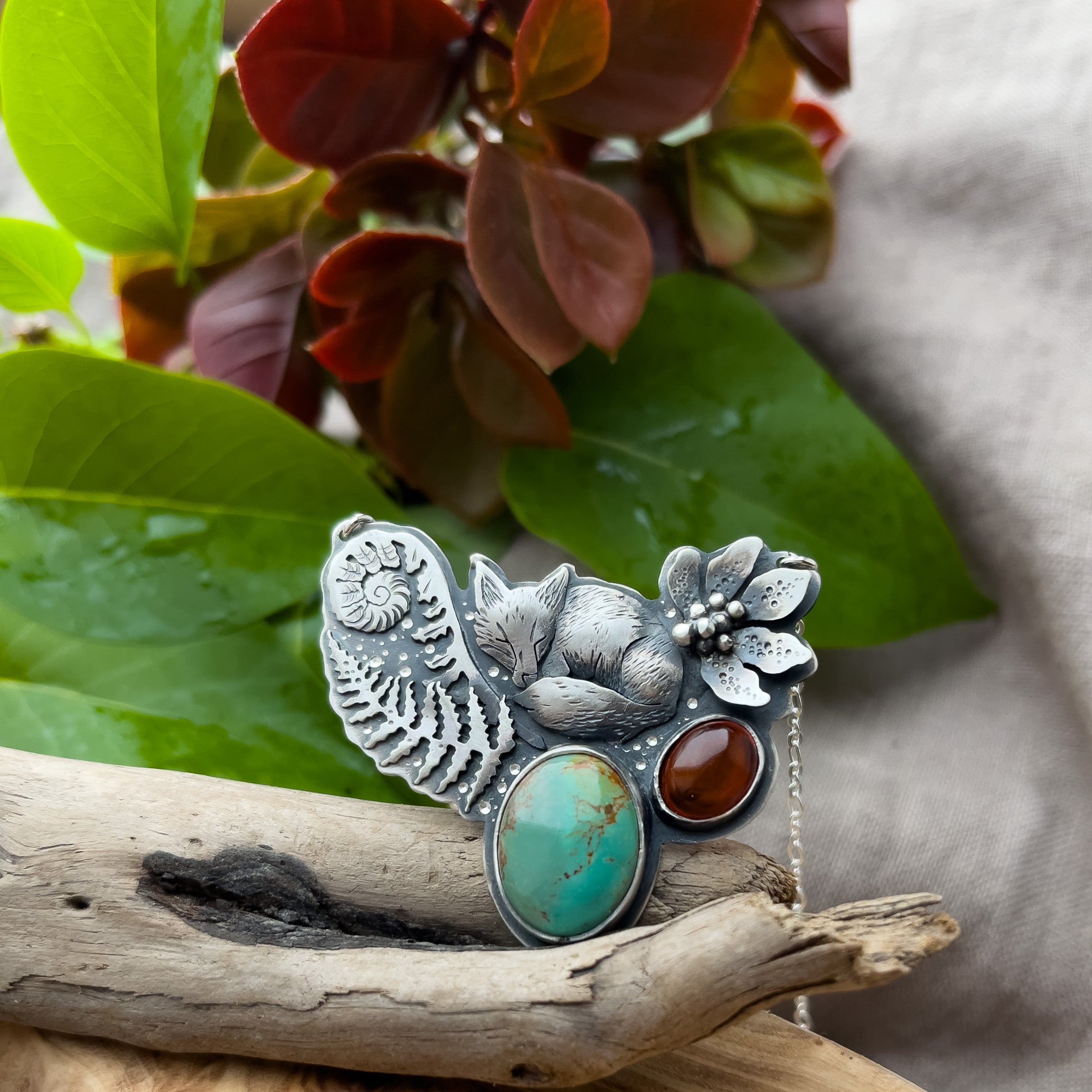 The Sleepig Fox Necklace - King’s Manassa Turquoise & Amber