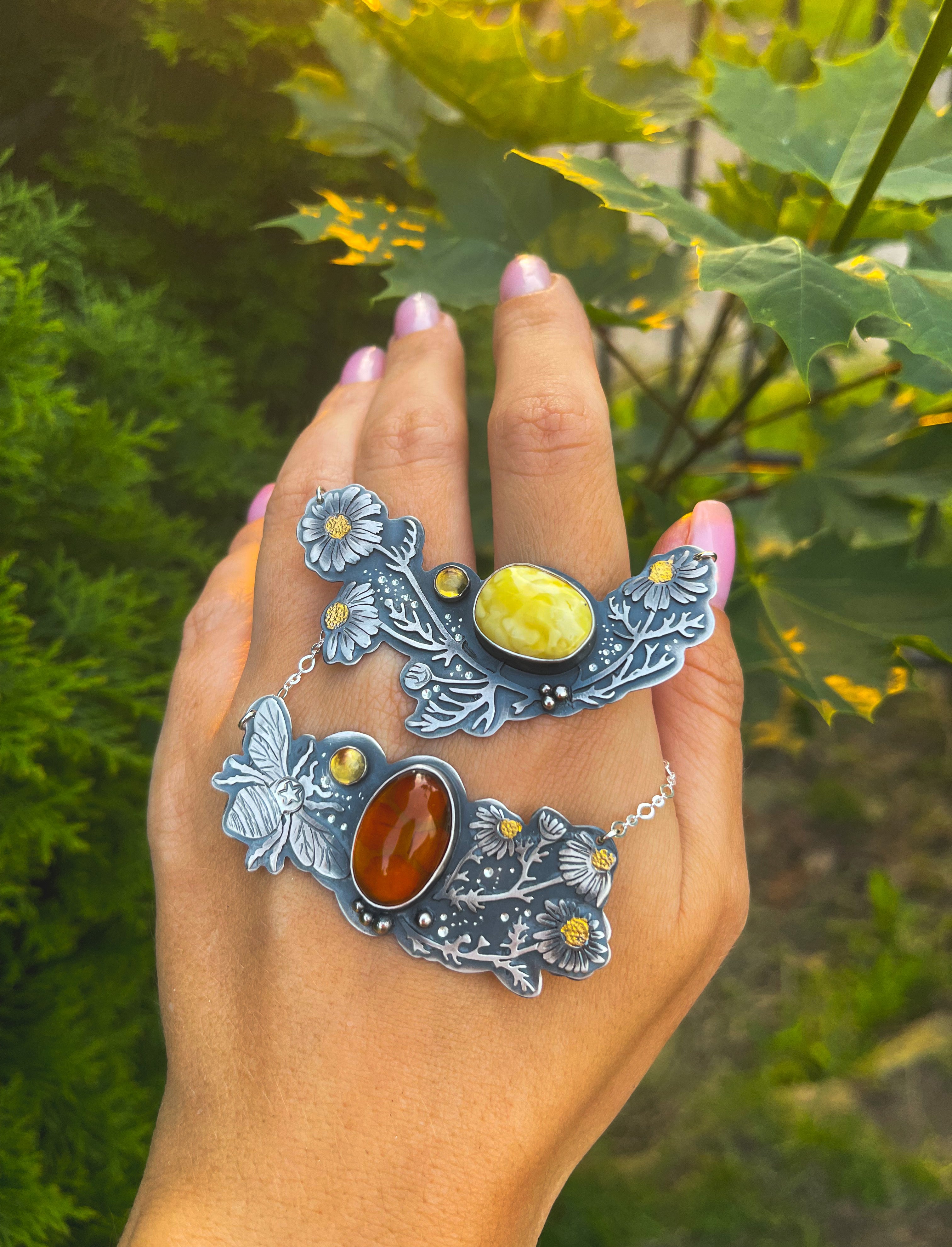 The Chamomile & Honey Bee Necklace