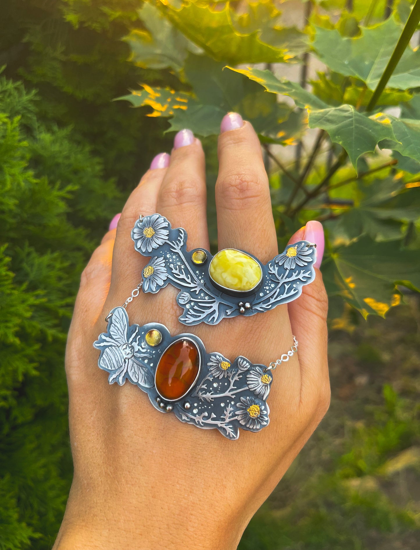 The Chamomile & Honey Bee Necklace